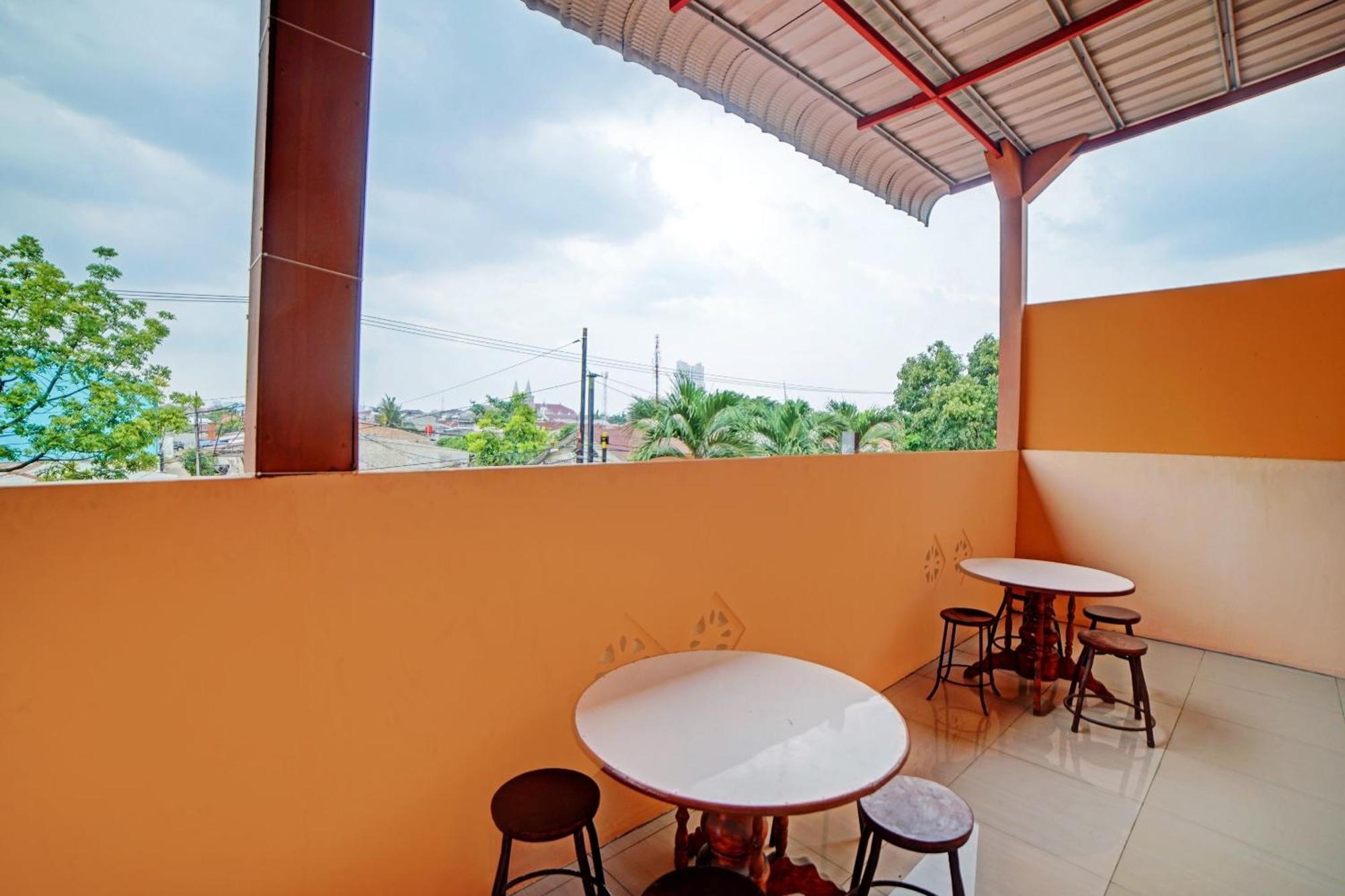 Oyo 90387 Sepakat Hotel