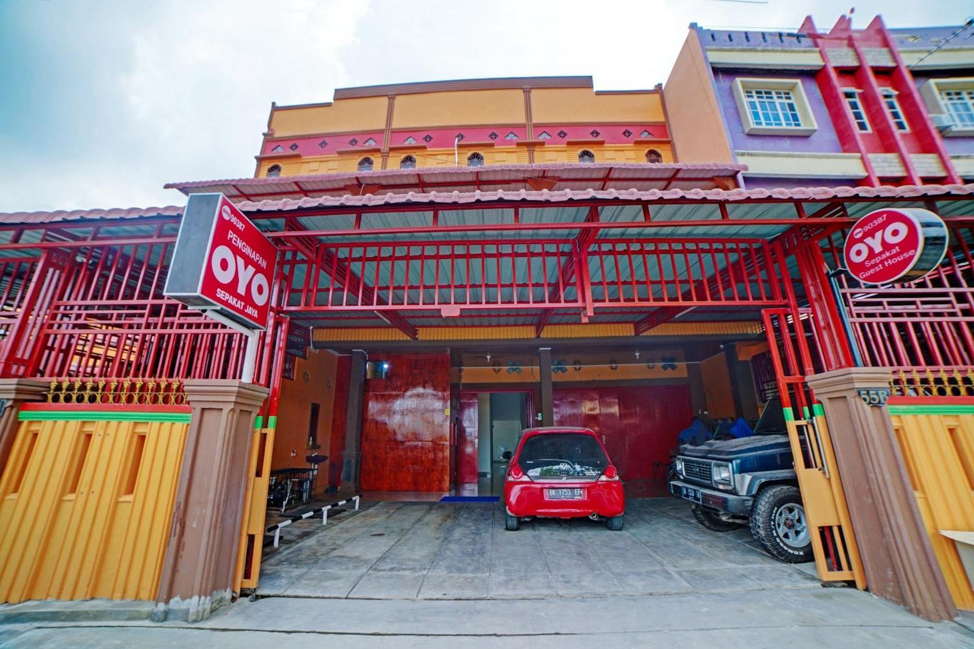 Hotel Oyo 90387 Sepakat Medan